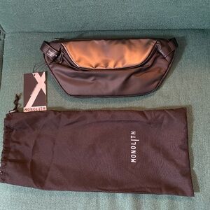 Monolith traverse sling bag